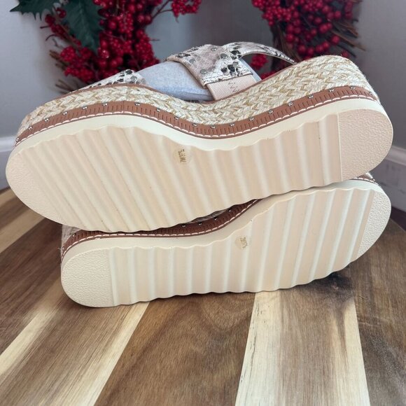 **SOLD****Vince Camuto Platform Wedge Sandals - Marsa 7M Namibia Snake - Picture 9 of 12